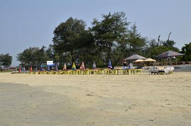 01 Mobor-Beach_and_Cavelossim-Beach,_Goa_DSC7365_b_H600